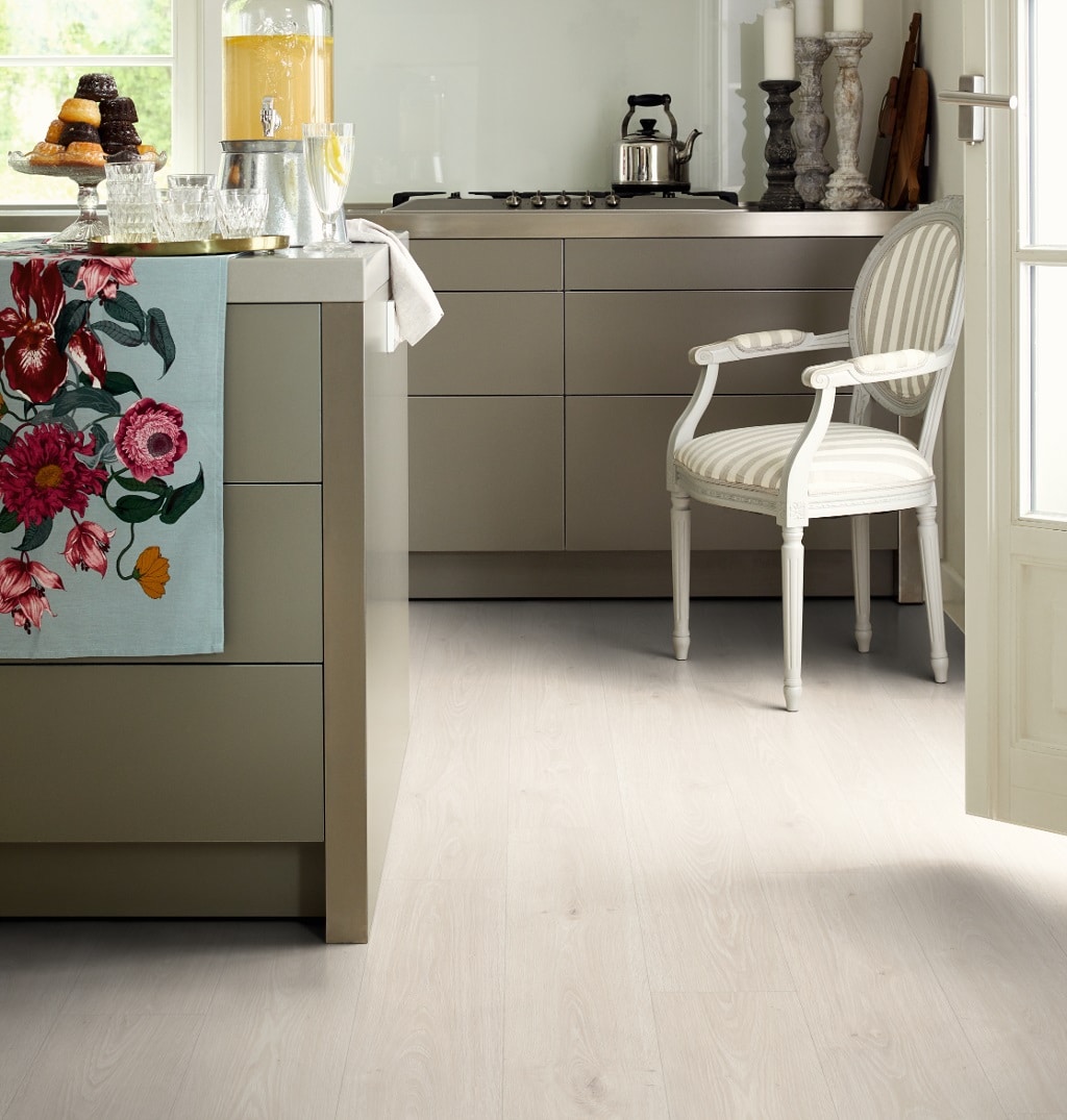 EDF194 Dub Camden bílý